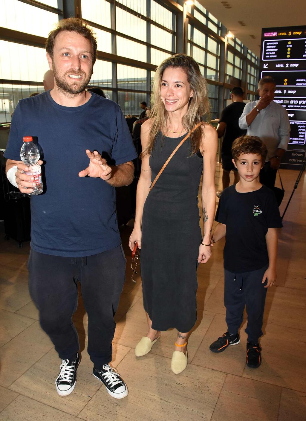 מתאחדים. ליאור דיין, גרושתו רוני זילבר ובנו ארד (צילום: אמיר מאירי) גולסטאר יוון