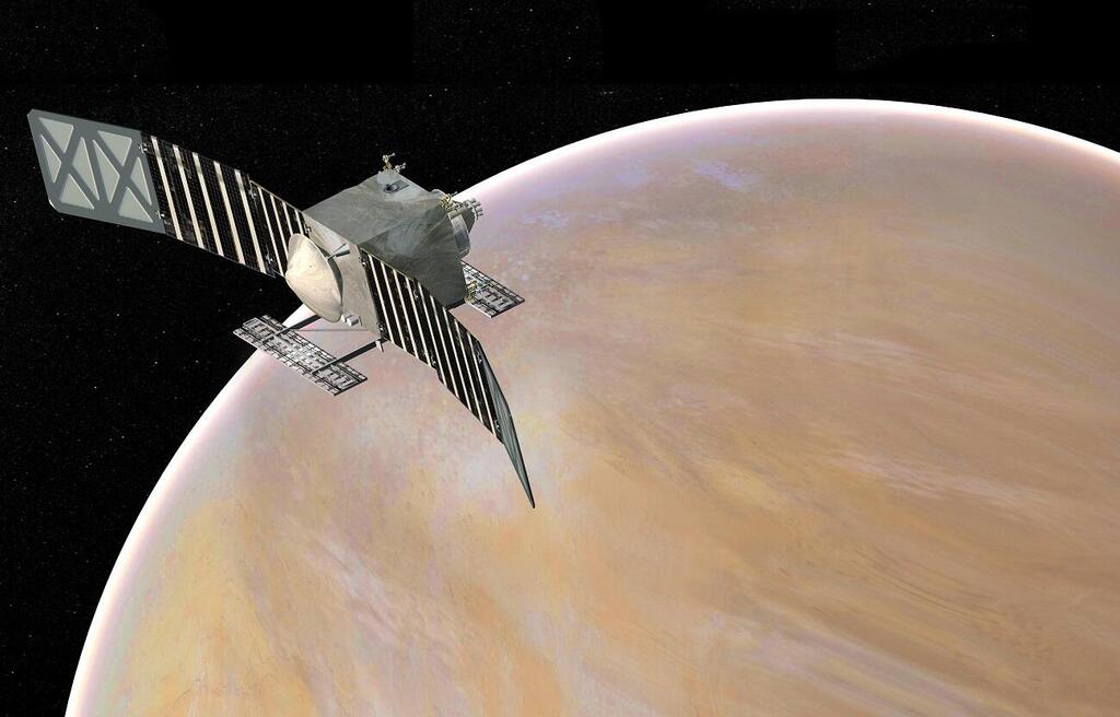 כוכב הלכת נוגה (צילום: NASA) כוכב הלכת נוגה בהשוואה לכדור הארץ