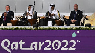 מוחמד בן סלמאן עם אמיר קטאר ונשיא פיפ"א בטקס הפתיחה של ה מונדיאל