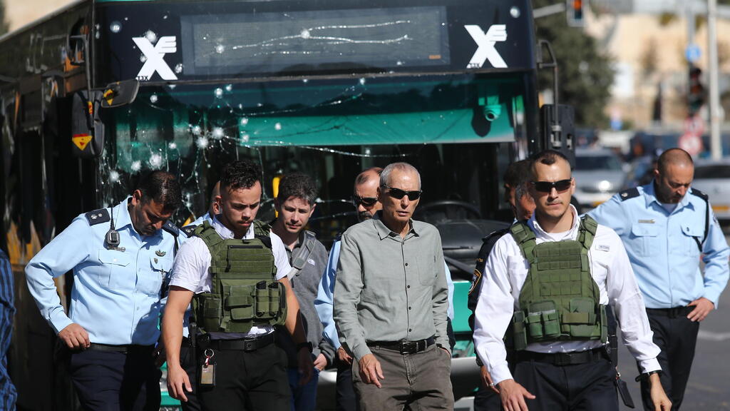 Public Security Minister Omer Barlev at the scene of the attack (Photo: Alex Kolomoisky) זירת האירוע בשכונת רמות