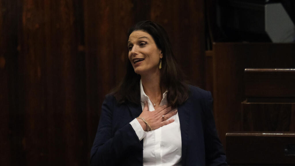 "אתם מנסים לעשות הפרד ומשול". ח"כ רייטן (צילום: שלו שלום ) אפרת רייטן במליאת הכנסת