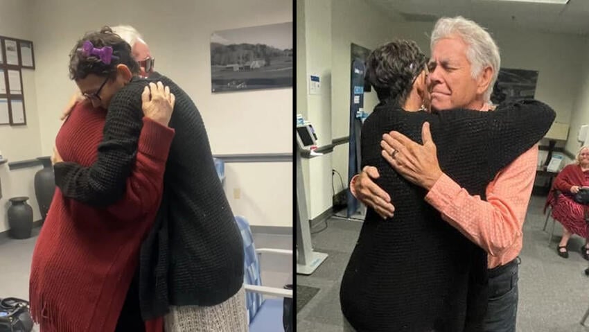 "אל תוותרו לעולם". מליסה מתחבקת עם אביה ואמה מליסה הייסמית' חזרה ל משפחתה ב ארה"ב אחרי 50 שנה