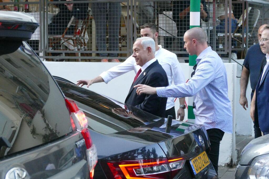 בן גביר ממתין באוטו? (צילום: אמיר מאירי) פפראצי מיכל הקטנה בנימין נתניהו ביבי