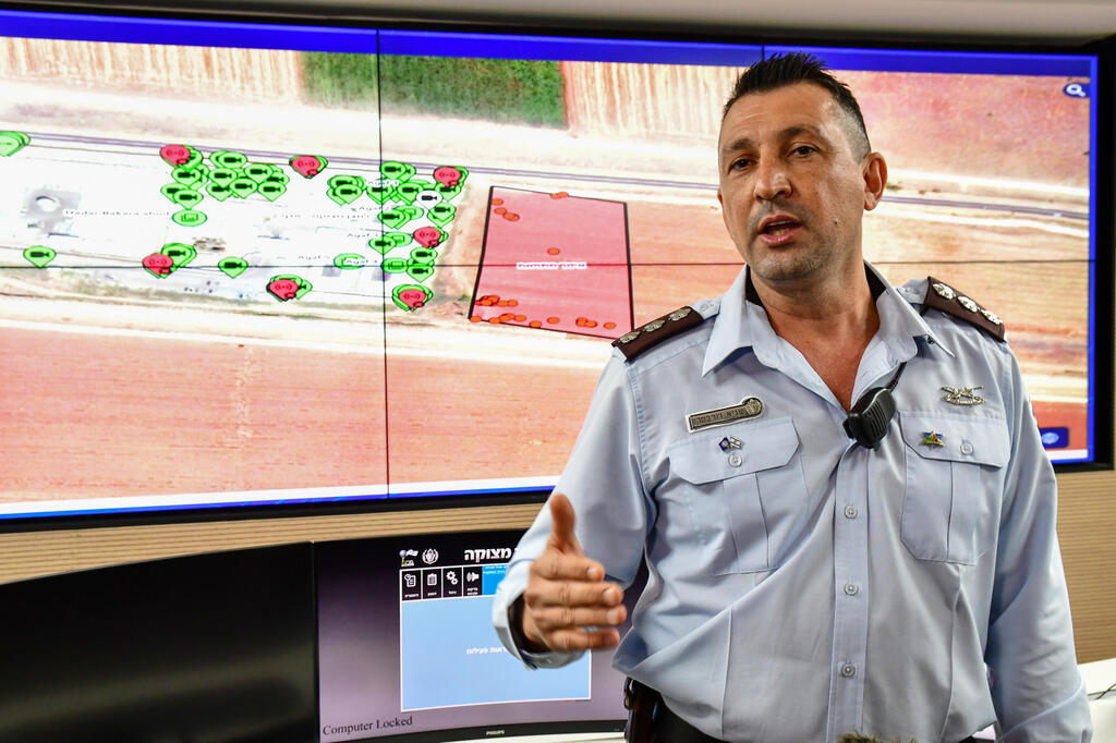 המפקד הטרי של הכלא, שגיא ז'ורבסבקי. "בית סוהר חכם עם הגנה של 360 מעלות" (צילום: נחום סגל) כלא גלבוע לאחר שעבר שיפוץ ושדרוג