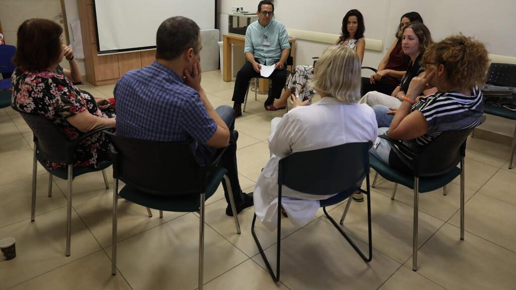 צוותי בריאות הנפש של רמב"ם. "אנחנו לא מחפשים לקוחות. יש לנו עודף" (צילום: הקריה הרפואית רמב"ם) צוותי בריאות הנפש רמב"ם