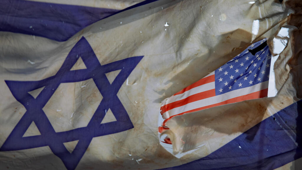 Israeli and American flags 