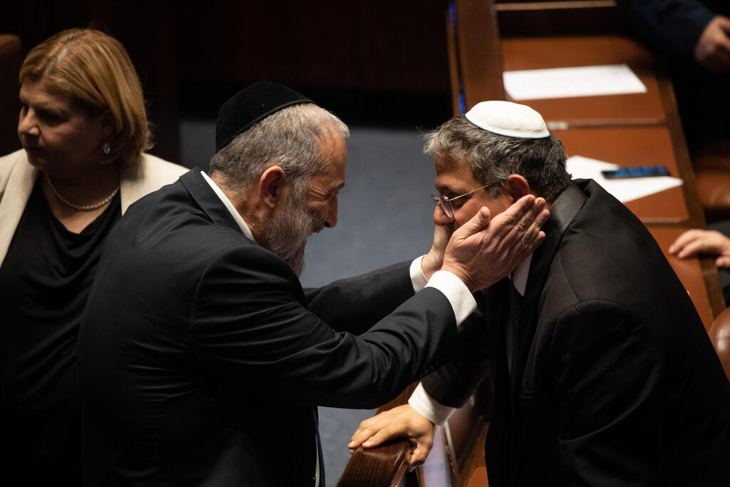 יו"ר ש"ס לא נוהג לחשוף את הקלפים בפומבי. בן גביר ודרעי (צילום: יואב דודקביץ') הצבעה על יו''ר הכנסת במליאה