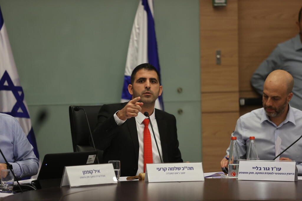 ח"כ קרעי, יו"ר הוועדה הדנה בהצעת החוק, קטע את הדיון (צילום: אלכס קולומויסקי) ועדה מיוחדת הצעת חוק יסוד הממשלה