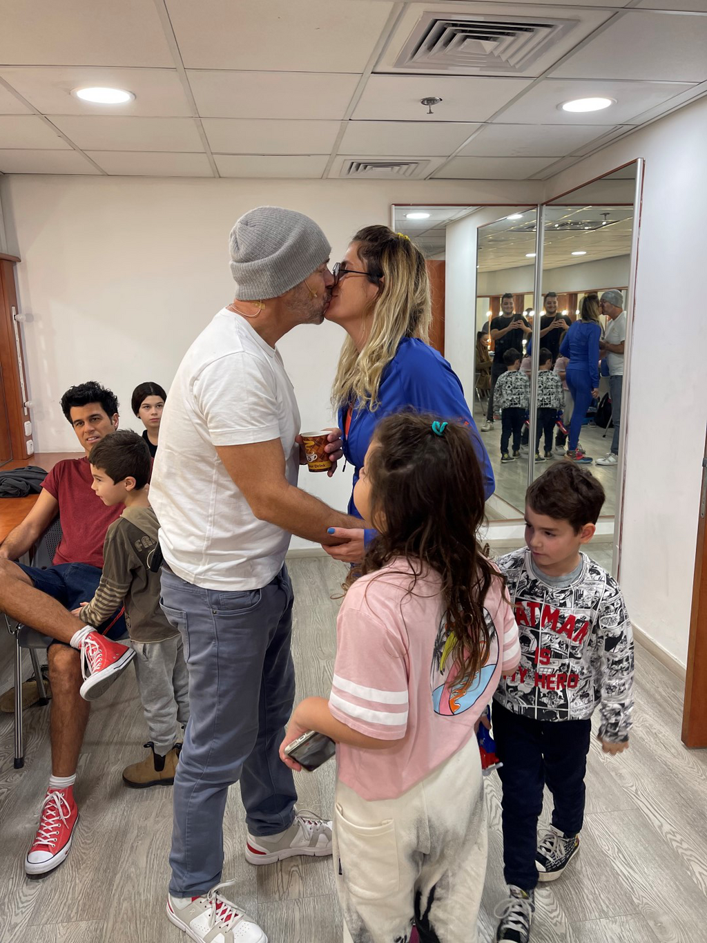 אל תפריעו לעצמכם. הקלינשטיינים (צילום: יחצ ) מופע מתנות קטנות רמי קלינשטיין