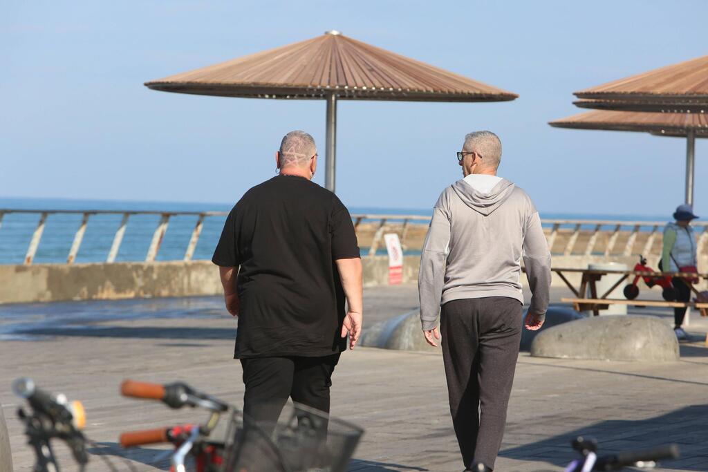 ממשיכים בהליכה (צילום: מוטי לבטון) פפראצי