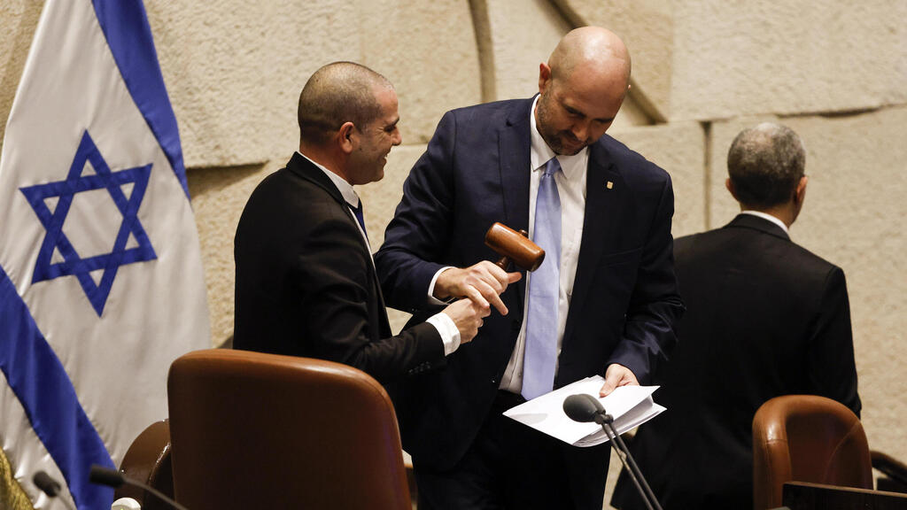 בחירתו של אוחנה ליו"ר הכנסת הוציאה את אמסלם מכליו (צילום: EPA) השבעת הממשלה ה-37 במליאת הכנסת
