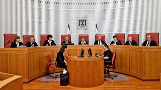 הנשיאה אסתר חיות בראש הרכב בית המשפט העליון