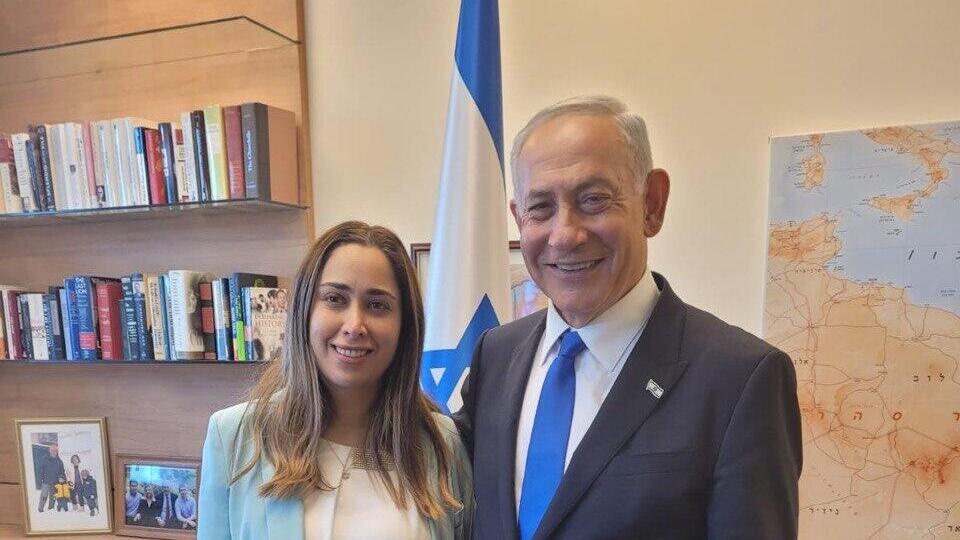 ראש הממשלה נתניהו עם השרה במשרדו גולן