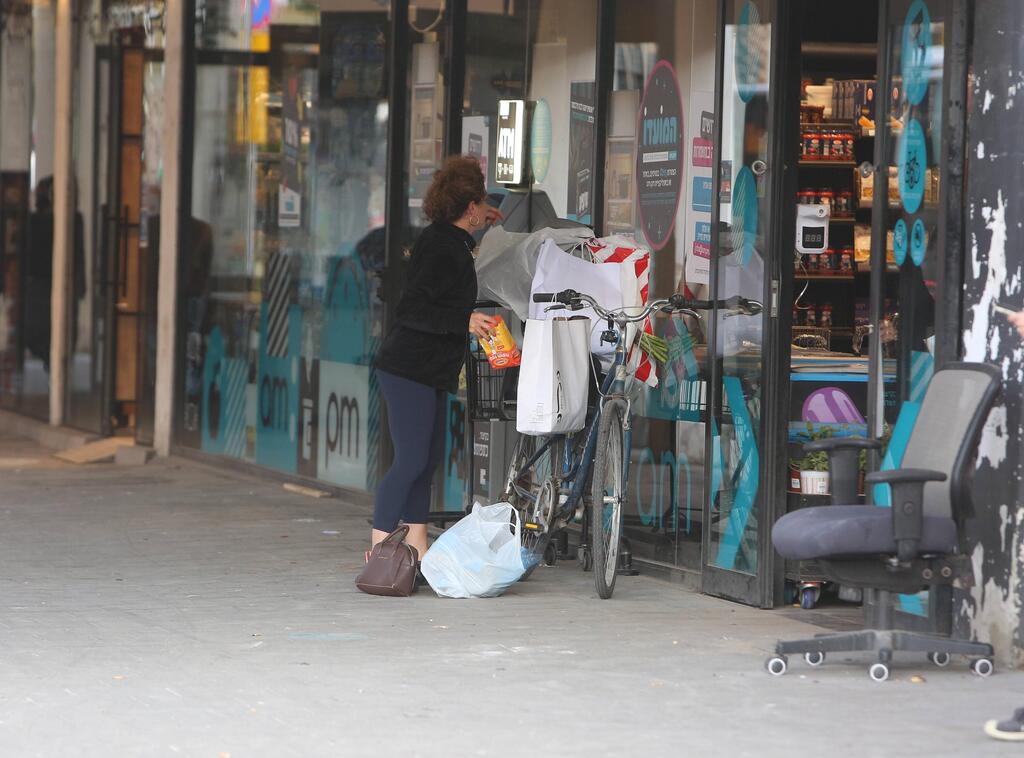 מעמיסה (צילום: מוטי לבטון) פפראצי