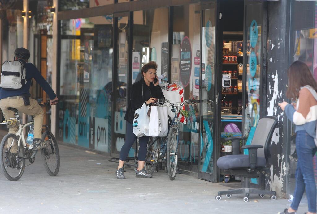 "יאללה אני מנתקת" (צילום: מוטי לבטון) פפראצי