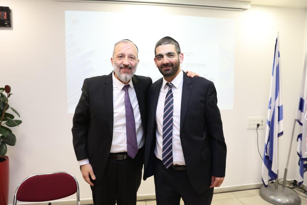 השר לשירותי דת, מיכאל מלכיאלי, לצד יו"ר ש"ס אריה דרעי (צילום: יעקב כהן) מלכיאלי לצד דרעי