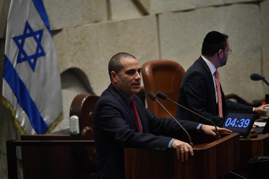יו"ר הקואליציה אופיר כץ. התוכנית - להעביר את החוק בטרומית כבר היום (צילום: יואב דודקביץ) מליאת הכנסת