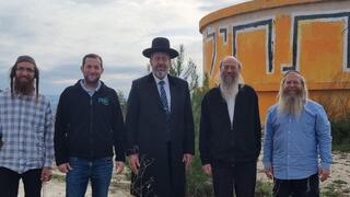 הרב הראשי לישראל דוד לאו בביקור במאחז חומש