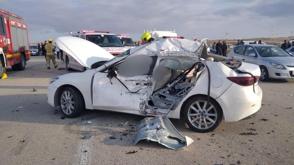 זירת התאונה בדימונה (צילום: תיעוד מבצעי מד"א) זירת התאונה