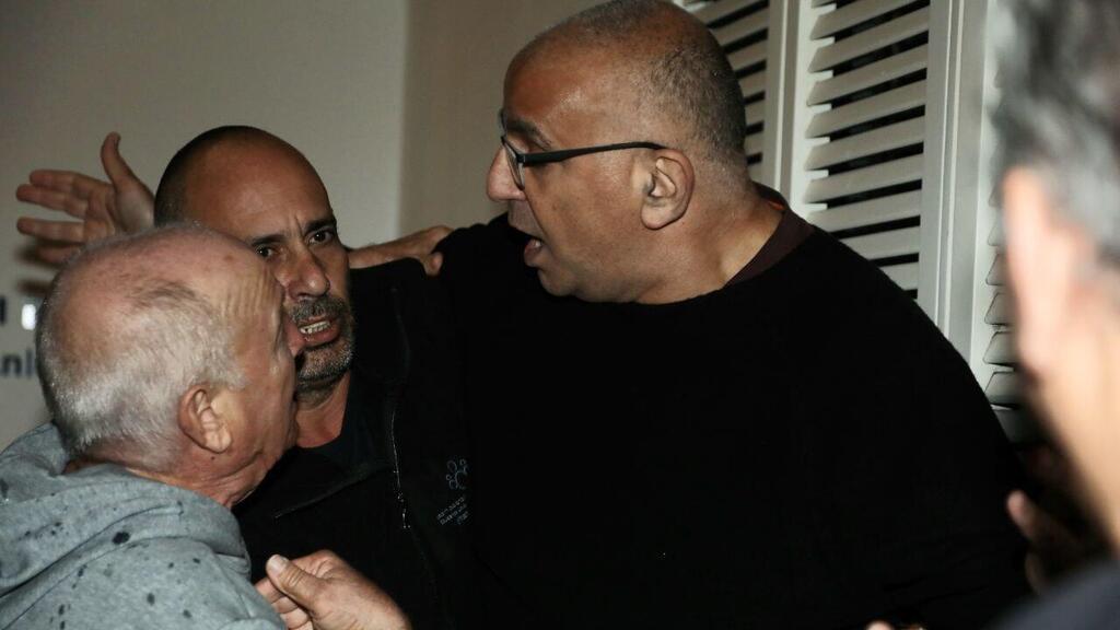 המהומה שפרצה בזמן נאומו של שר התקשורת שלמה קרעי