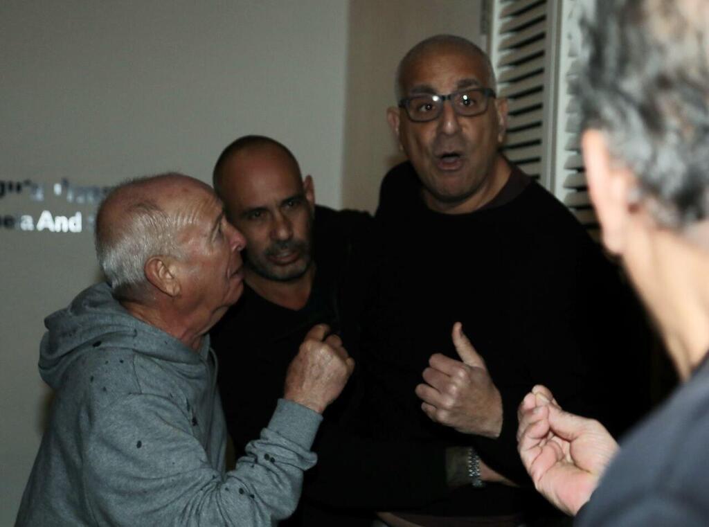 המהומה שפרצה בזמן נאומו של שר התקשורת שלמה קרעי