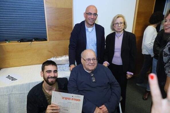 תיעוד של ישראל לוין ניצול השואה מגטו ורשה ואביו לייזר לוין