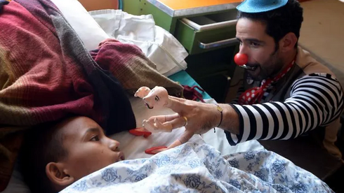 Science Clown Not clowning around: Israeli study shows importance of medical clowns