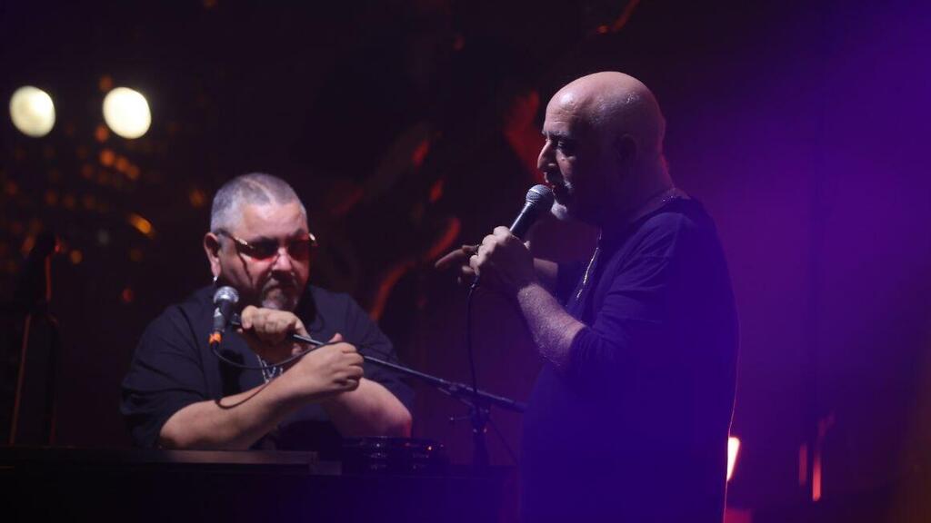 מופע שיכל להתקרב לשלמות. מיכה שטרית חוגג 60 בהיכל התרבות עם ארקדי דוכין (צילום: מוטי קמחי) מיכה שטרית חוגג 60 בהיכל התרבות, עם ארקדי דוכין