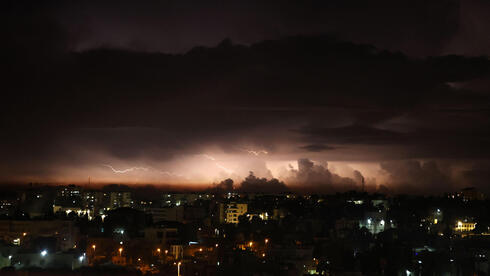 Буря "Барбара" несется к Израилю со скоростью 100 км/ч