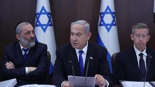 בנימין נתניהו בפתח ישיבת הממשלה