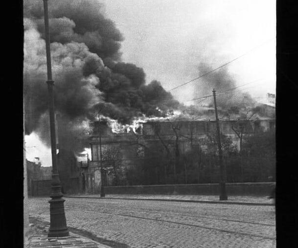 Photographs from the Warsaw Ghetto Uprising (Photo: Z. L. Grzywaczewski/Archiwum rodzinne / Muzeum POLIN, newsweek) תמונות לא ידועות נחשפו ממרד גטו ורשה