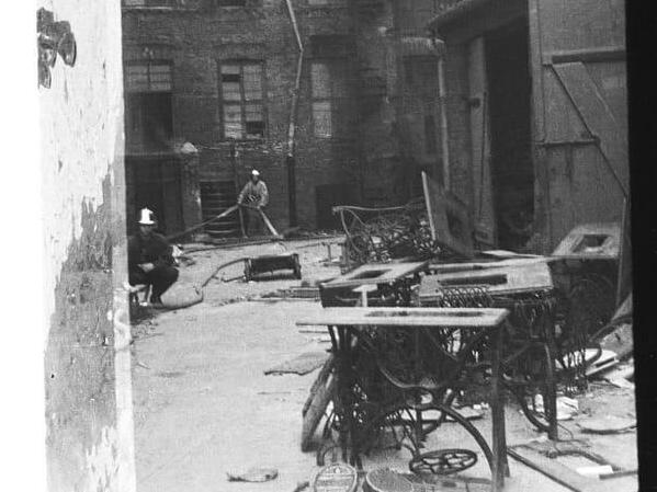 Photographs from the Warsaw Ghetto Uprising (Photo: Z. L. Grzywaczewski/Archiwum rodzinne / Muzeum POLIN, newsweek) תמונות לא ידועות נחשפו ממרד גטו ורשה
