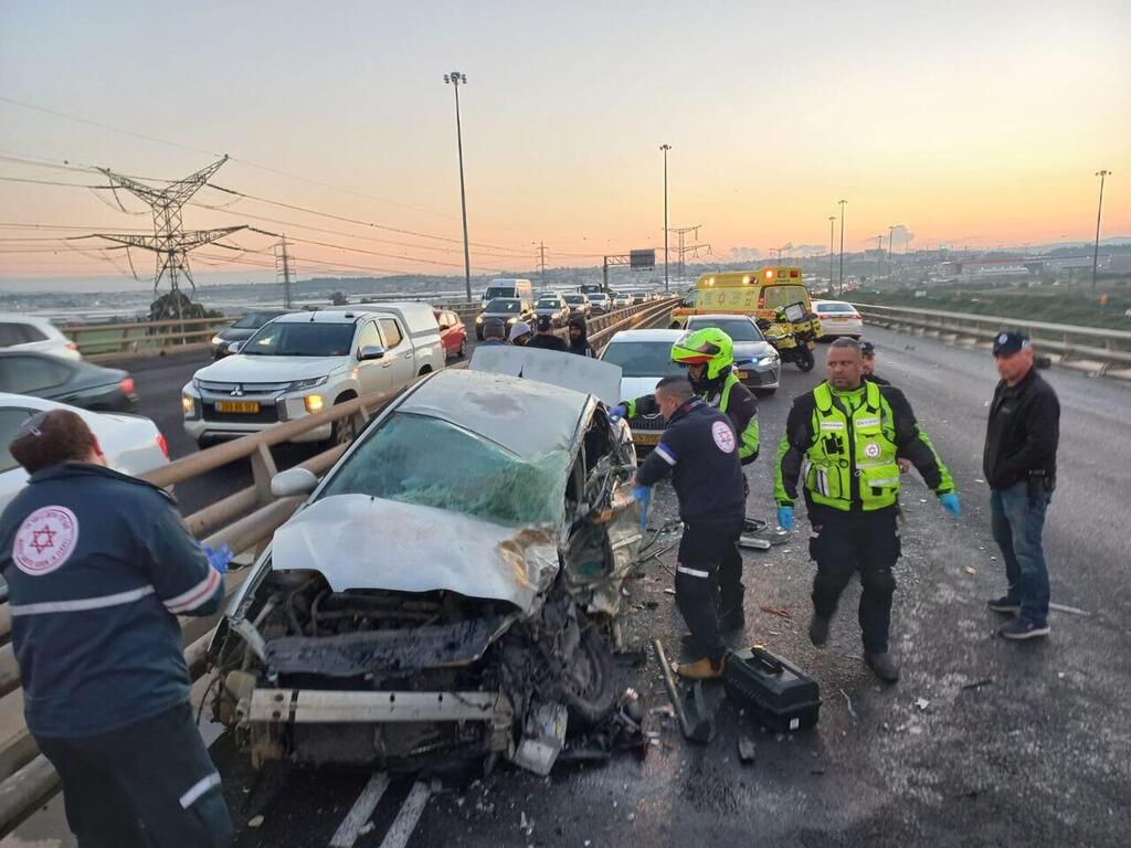 התאונה הקשה: פורצים נמלטו מחסימה משטרתית – התנגשו ברכב ופצעו