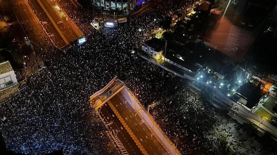 "כל אזרח צריך למחות" הפגנת מחאה ברחוב קפלן בתל אביב