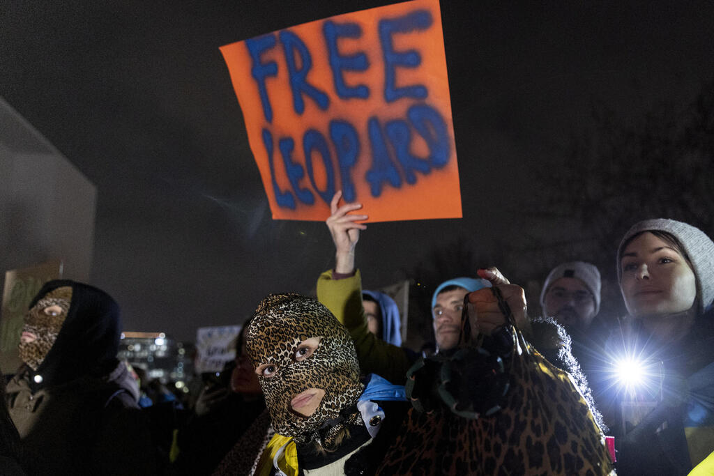 Manifestation à Berlin, en Allemagne, exigeant le transfert de chars Leopard vers l'Ukraine le 20 janvier