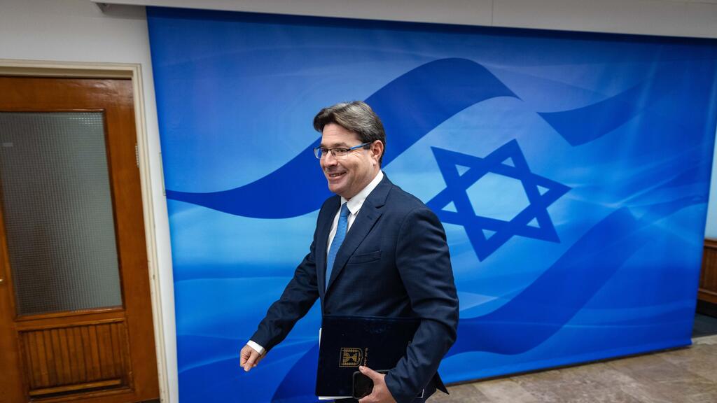השר אקוניס. "השאירו פתק 'אתם לא רצויים פה'" (צילום: אוליבייה פיטוסי) ישיבת ממשלה