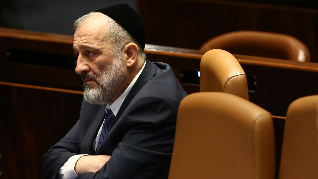 דרעי. מי שלא לומד תורה צריך להתגייס (צילום: אלכס קולומויסקי) מליאת הכנסת