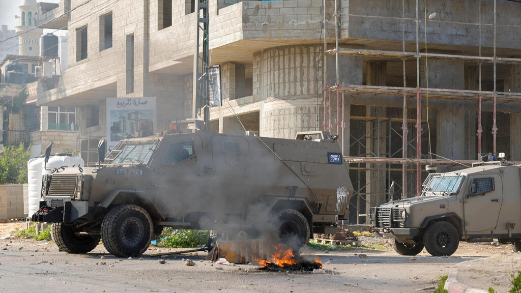 כוחות צה"ל במחנה הפליטים ג'נין, הבוקר (צילום: AFP) כניסת כוחות צה"ל לג'נין