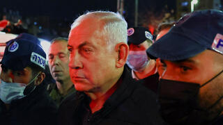 ראש הממשלה בנימין נתניהו מבקר בזירת הפיגוע