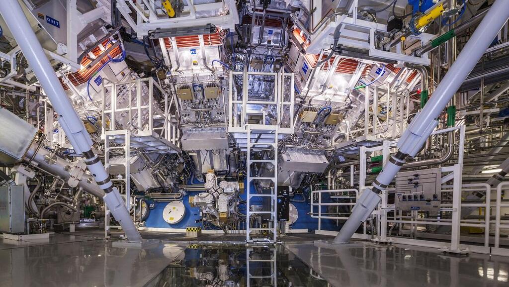 מתקן הכליאה המגנטית ב-ITER (צילום: AP) מתקן הכליאה המגנטית ב־ITER