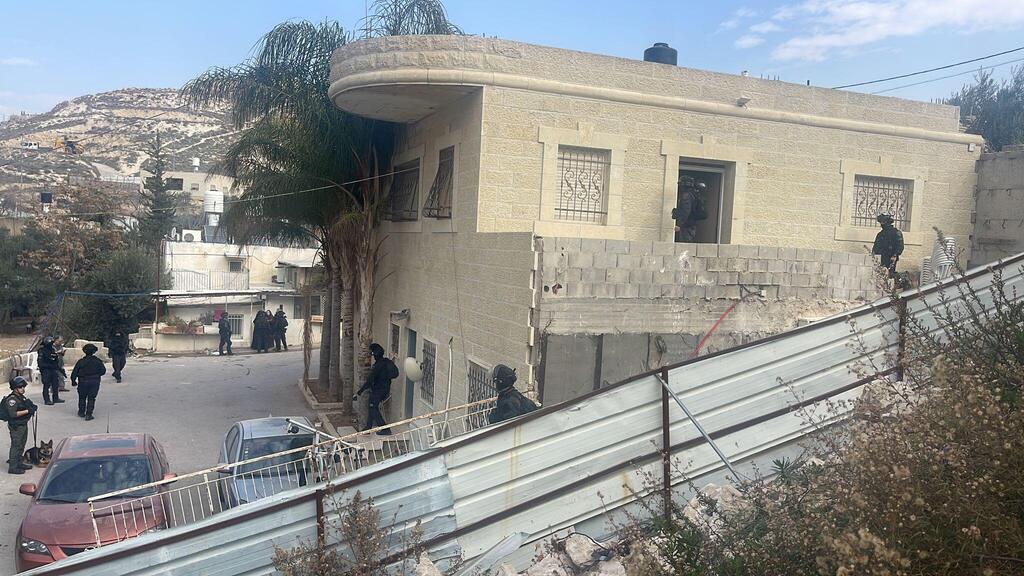 הריסות המבנים בליווי משטרתי במזרח ירושלים הריסות המבנים בשכונת א-טור במזרח ירושלים
