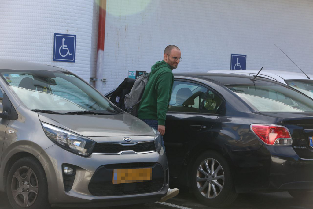 שביל הבריחה. אביעד קיסוס לא עוצר (צילום: מוטי לבטון) טל ברמן אביעד קיסוס טל ואביעד