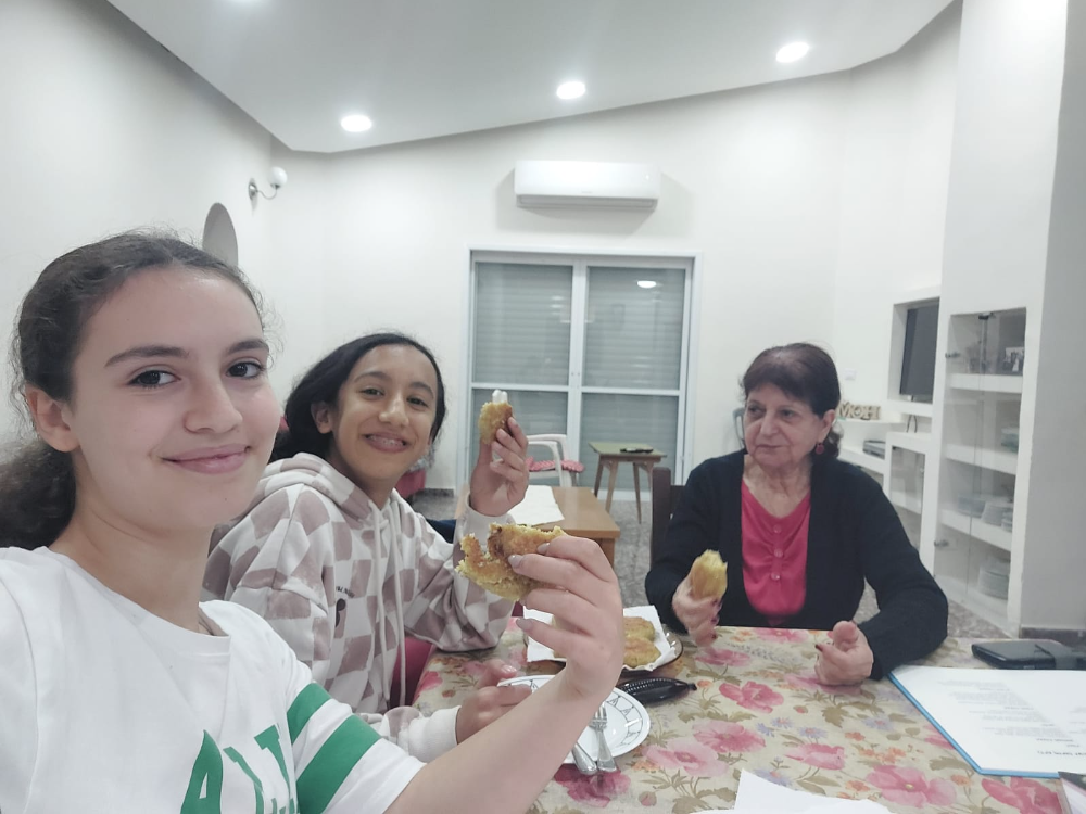 (מימין לשמאל): לאה שמואלי, דניאל פלד וליהיא הררי