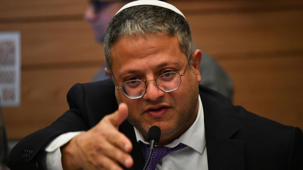קשר בין הצעת החוק לאונס בגדרה - ועזב את הדיון. השר בן גביר (צילום: יואב דודקביץ') איתמר בן גביר בוועדה המיוחדת לתיקון פקודת המשטרה