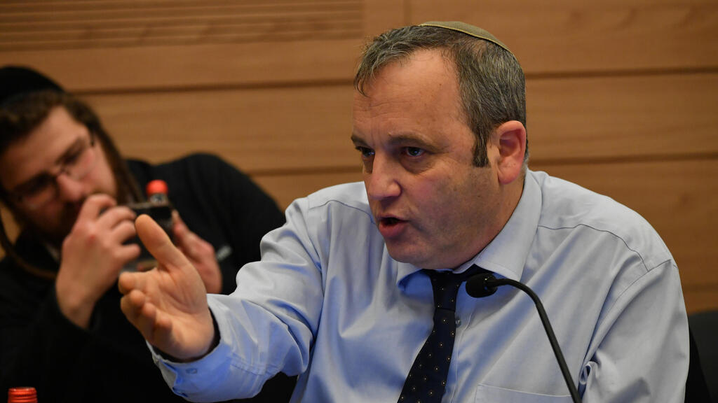 "השר צריך להיות פה כדי להסביר" (צילום: יואב דודקביץ') גלעד קריב בוועדה המיוחדת לתיקון פקודת המשטרה