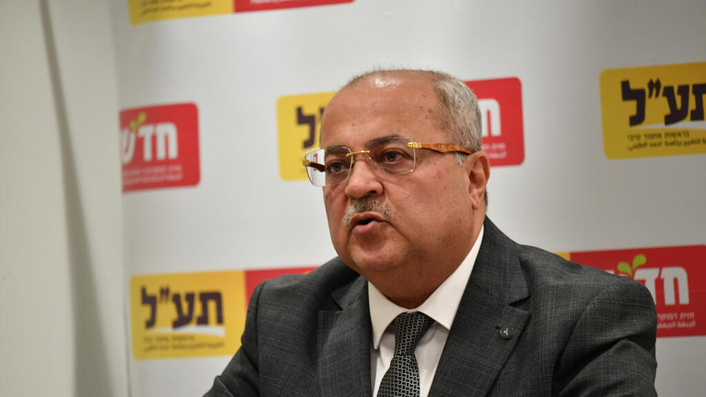 אחמד טיבי בישיבת סיעת חד"ש-תע"ל