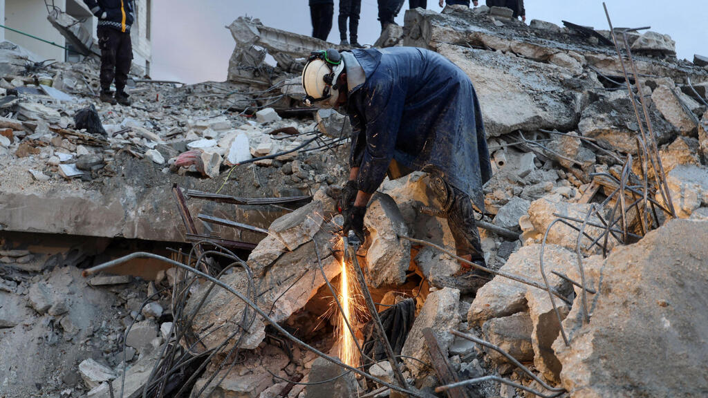 Searches in Syria (Photo: AFP) חילוץ לכודים בסוריה