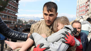חילוץ פצועים בטורקיה