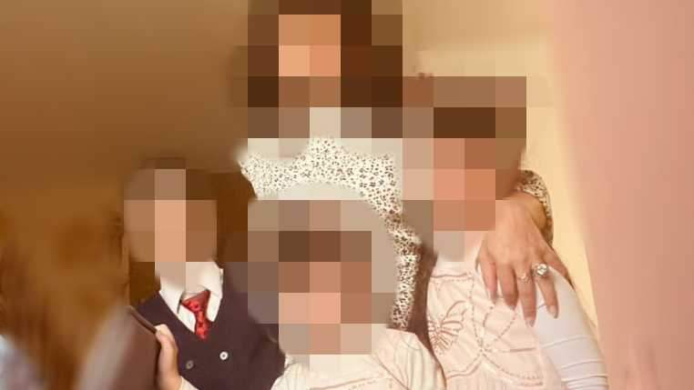 האם ושלושת הילדים. "אביהם חטף אותם ומסית נגדי" המשפחה החרדית