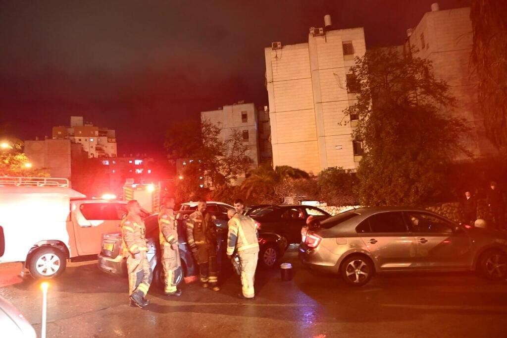 צילום: חיים הורנשטיין תיעוד מזירת השריפה בבניין מגורים בבאר שבע
